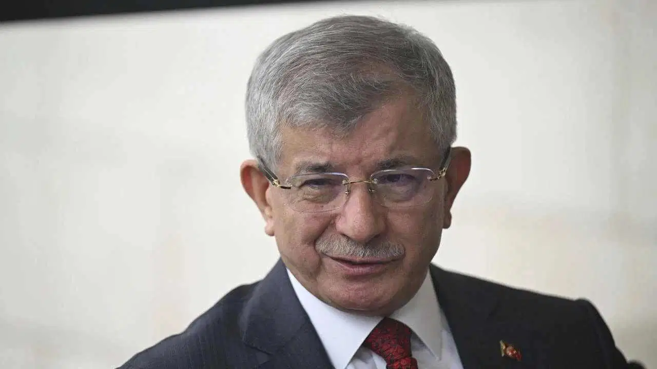 Ahmet Davutoğlu’ndan ‘Katar Emiri’ iddiasına yalanlama