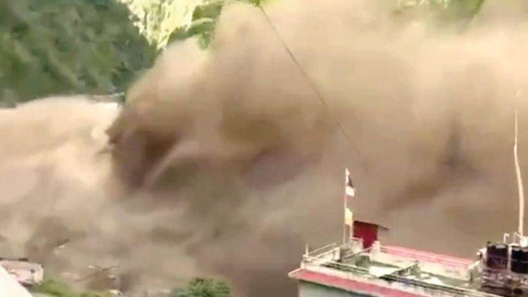 Nepal’de facia… En az 157 ölü yüzlerce kayıp var